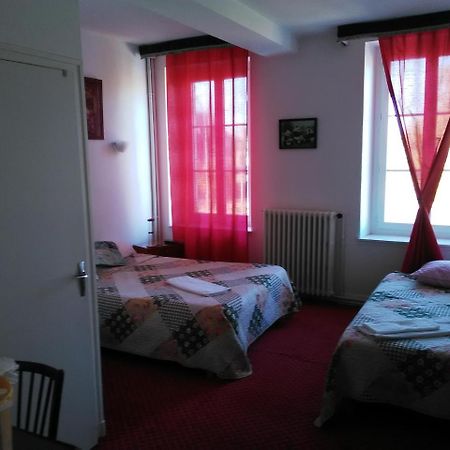 Hotel Le Relais De La Marche Aigurande Esterno foto