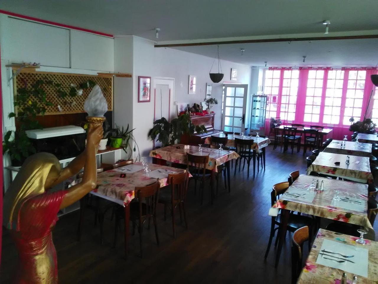 Hotel Le Relais De La Marche Aigurande Esterno foto